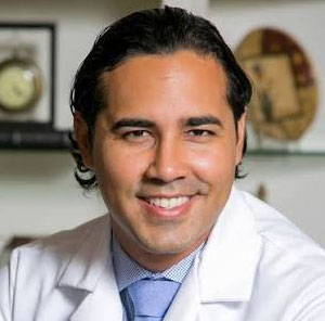 Dr. Gabriel Arévalo